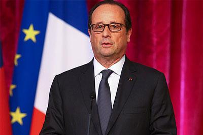 Отсканированные странички паспорта Франсуа Олланд попали в интернет