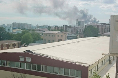 На юге Москвы горит одно из производственных зданий на территории ЗИЛа