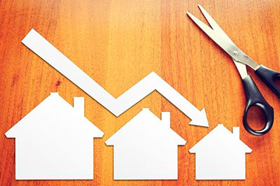 «Вторичка» в России подешевела