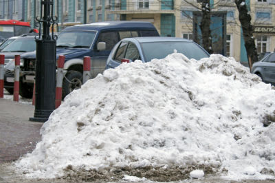 На уборку улиц после снегопада 