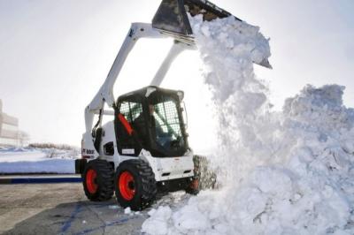 В Екатеринбурге скончалась девочка, которую экскаваторщик засыпал снегом