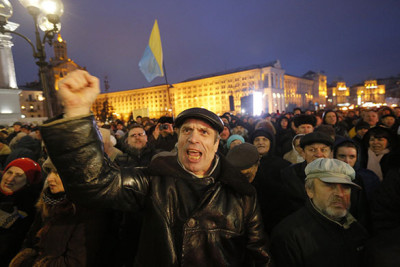 Украинские дальнобойщики вышли на митинг за разрешение транзита по российским дорогам