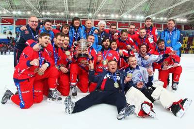 Российские хоккеисты стали 10-кратными победителями ЧМ