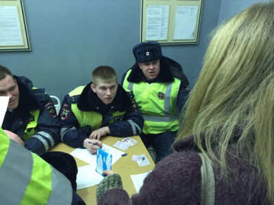 Полиция задержала активистов марша Немцова
