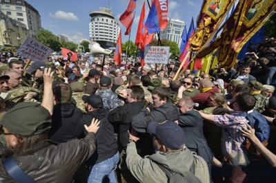 Украинцев лишают Великой Победы: хроники 9-го мая на Украине