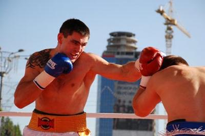 В бой с Путиным на груди - пошёл боксер из Донецка