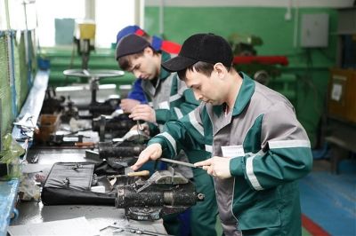 Центры обучения рабочим профессиям откроются по всей России