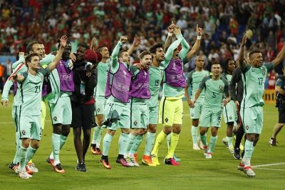 Дополнительные минуты матча принесли победу Португалии