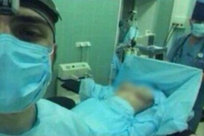 Будущий плохой врач или плохой фотограф – соцсети решают судьбу студента-медика, выложившего свое фото на фоне обнаженной пациентки 