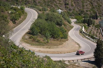 В Крыму ПАЗ с пассажирами упал в пятидесятиметровую пропасть