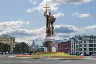 Украина пытается запретить возведение монумента князю Владимиру в Москве
