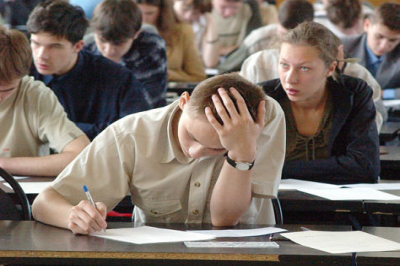 В Министерстве образования хотят вернуть сдачу экзамена в письменном виде