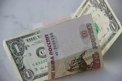 По мнению экспертов, год в России завершится подорожанием доллара