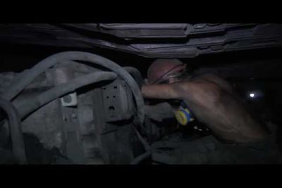 Донецких шахтеров пытаются спасти из обесточенной шахты