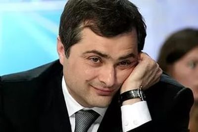 «Сурков талантливый человек и ему все время что-то приписывают», пояснил Песков информацию украинского взломщика
