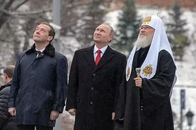 Российский народ ставит памятники своим героям. В Москве открыли монумент князю Владимиру