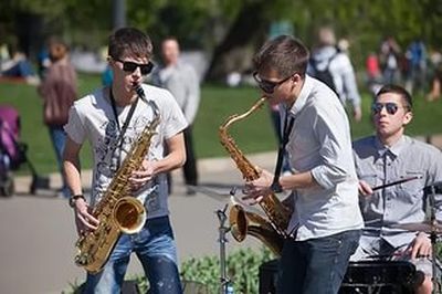В Москве начинается необычный фестиваль музыкантов, играющих в переходах и на улицах