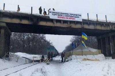 Гройсман обратился к радикалам по телевизору с просьбой - пустить уголь из Донбасса