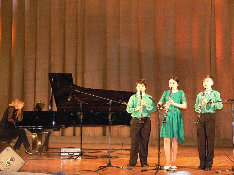 Российские дети сыграли концерт к азербайджанскому Новрузу