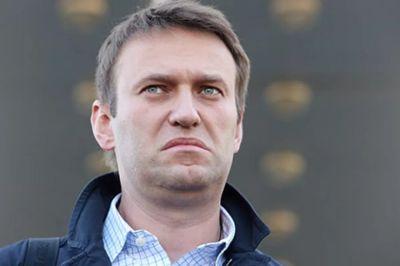 Алексея Навального, прибывшего в Уфу, забросали яйцами