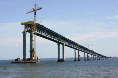Строители Керченского моста отрапортовали об опережении графика