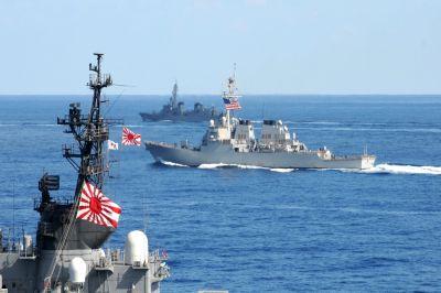 Вблизи Корейского полуострова начались военные учения американских и японских ВМС
