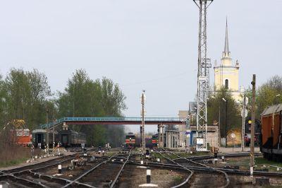 Железнодорожный состав, совершавший грузоперевозки в Псковской области, сошел с рельс