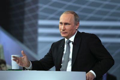 Путин напомнил, что пора повышать зарплату бюджетникам, которых он обошел своим вниманием в майских указах
