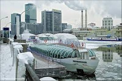 С наступлением морозов прогулки по Москва-реке будут сопровождать ледоколы