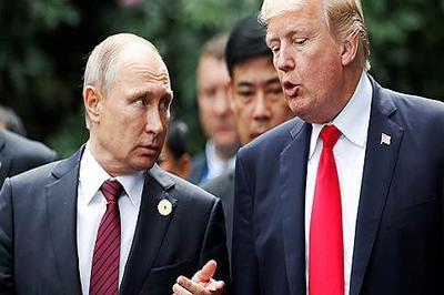 Трамп и Путин успели обменяться мнениями в короткой встрече "на ногах"