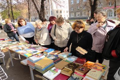 В России стали больше читать серьезные романы и нехудожественную литературу