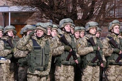 Распоряжение об увеличении оклада российским военнослужащим подписано премьером