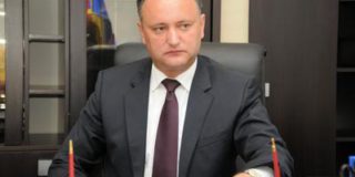 Додон считает решение парламента и КС — отказом гражданам Молдавии в информации