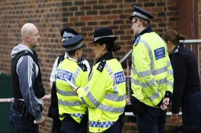 Британская пресса сообщает, что полиция уже установила личность, отравивших Скрипалей в Солсбери