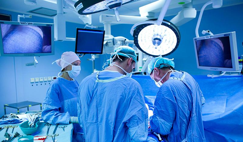 Первая в мире операция по пересадке трёх органов