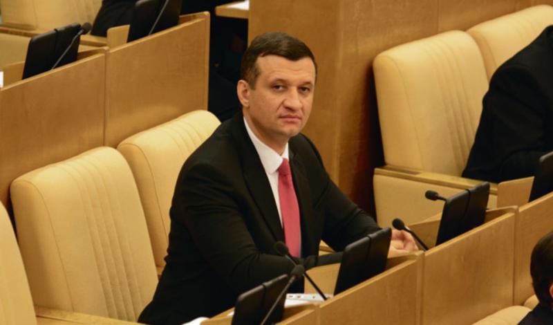 Дмитрий Савельев