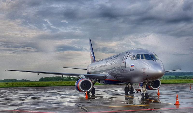 SSJ 100 совершил не запланированную посадку