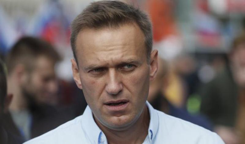 Навальный госпитализирован с подозрением на отравление