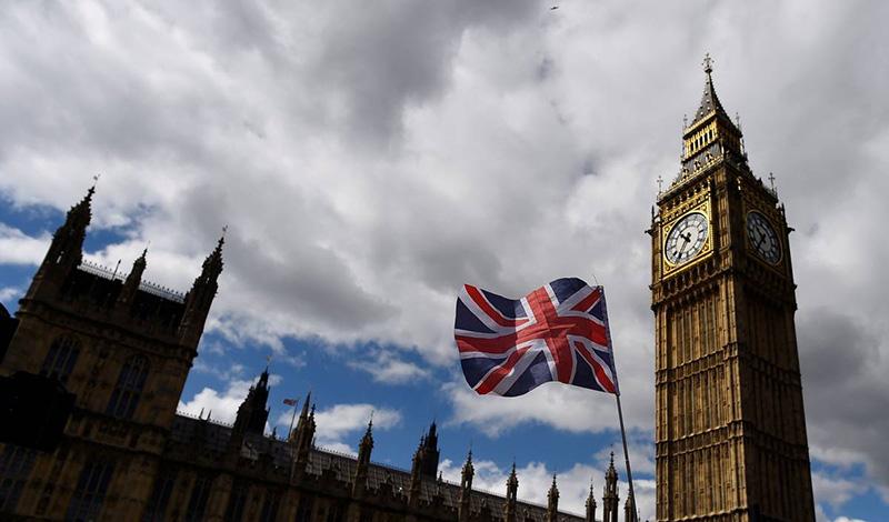 Британский парламент возобновит работу