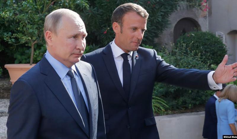 Макрон и Путин обсуждают конфликт в Украине