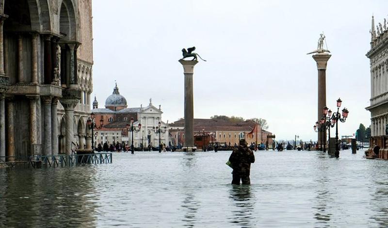 Наводнение в Венеции: город уходит под воду?