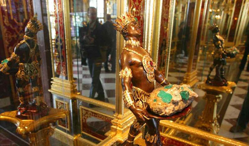 Ограбление Дрезденского "Зеленого Свода": украденные бриллианты бесценны