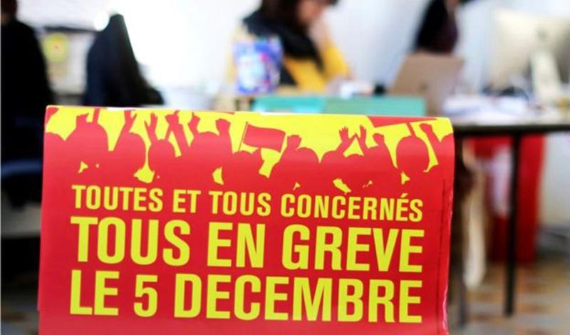 Франция готовится к забастовкам против пенсионной реформы Макрона