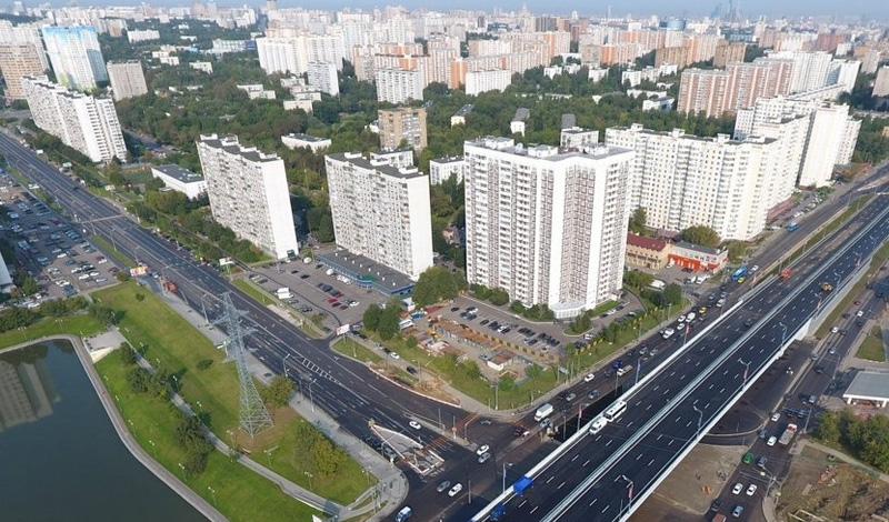 Москвичи обсуждают городской проект, направленный на улучшение дорожно-транспортной ситуации в районе Нагорный