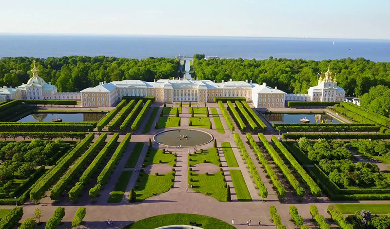 На реставрацию Верхнего сада в Петергофе направят около 400 млн рублей
