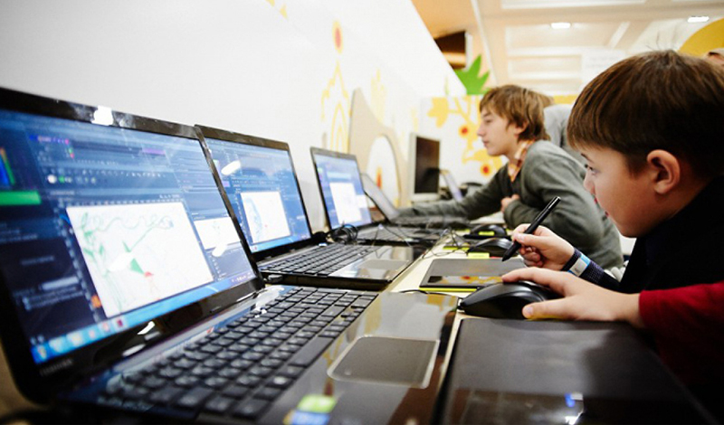 447 тысяч школьников Татарстана будут обеспечены скоростным Интернетом к 1 сентября