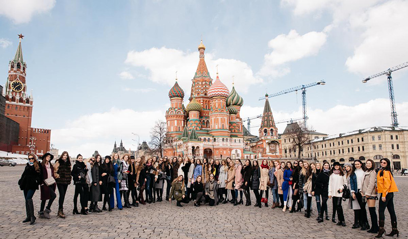 «Я шагаю по району»: как попасть на бесплатную экскурсию по Москве и выиграть лимитированную карту Тройка
