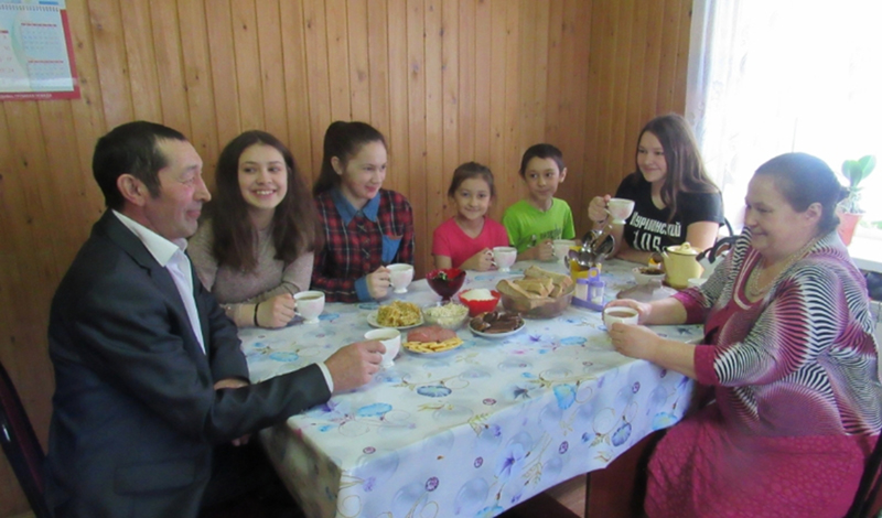 Президент РФ наградил семью из Татарстана орденом «Родительская слава»