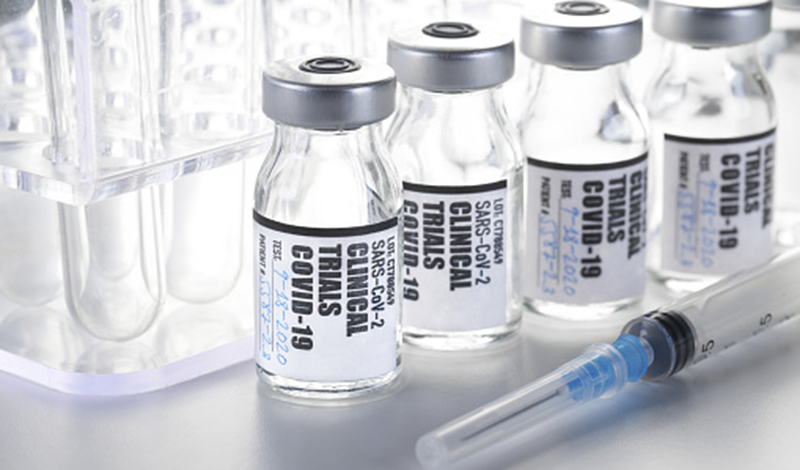 Доступна ли вакцина? Эффективна ли она? И что делать с новым типом коронавируса?