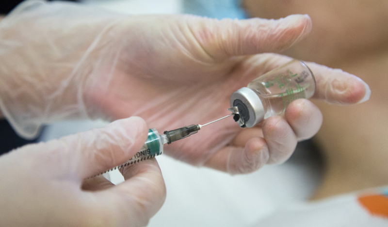 Татарстанцы могут записаться на вакцинацию от COVID-19 через Портал госуслуг